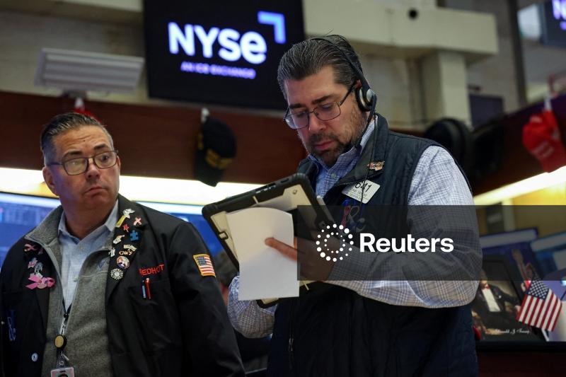 Índices de Wall Street caem pressionados por queda em ações de tecnologia e de bancos