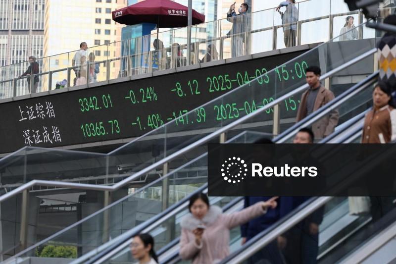 Ações de China e Hong Kong sobem após dados mostrarem alta dos lucros industriais em 2025