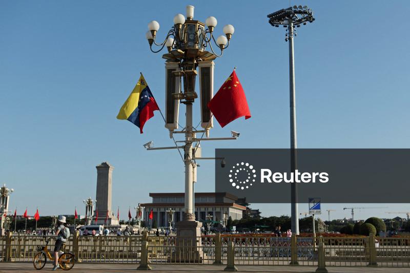 EUA permitem que China compre petróleo venezuelano, mas não aos preços "rebaixados" dos dias de Maduro, diz autoridade