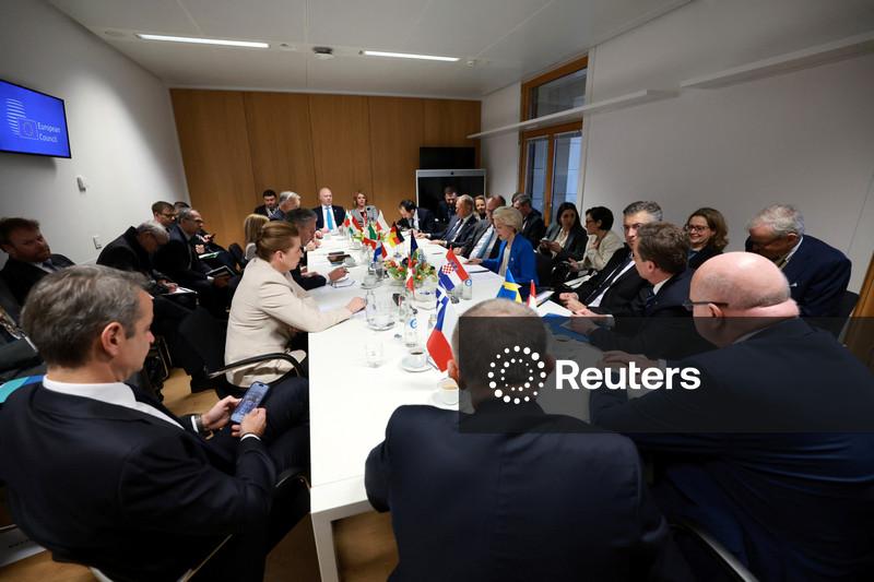 Ucrânia celebra empréstimo de 90 bi de euros da UE, apesar da falta de acordo sobre ativos russos