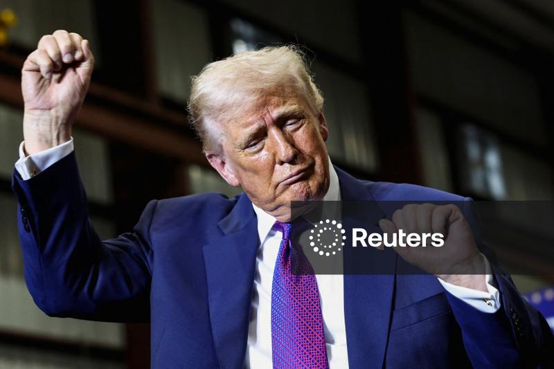 Trump diz que está considerndo ataque militar limitado no Irã