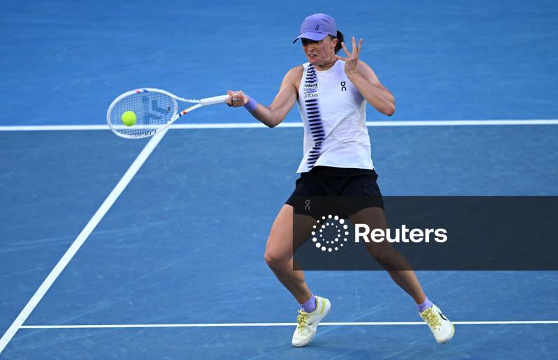 Swiatek vence Inglis e acaba com esperanças australianas em Melbourne