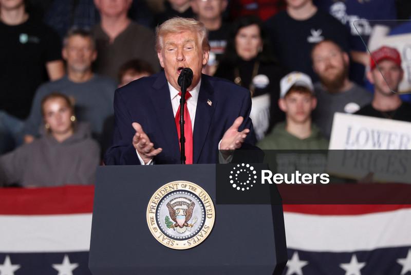 Trump diz ao Irã para fazer acordo nuclear ou próximo ataque será "muito pior"