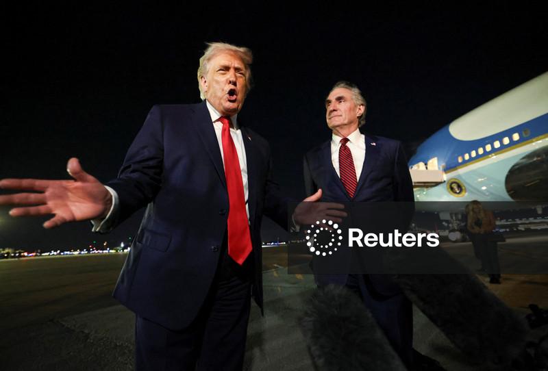 Com textos vazados e imagens de IA, Trump promete não recuar em relação à Groenlândia