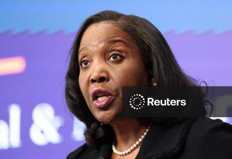 Suprema Corte dos EUA parece relutante em permitir que Trump demita Lisa Cook do Fed