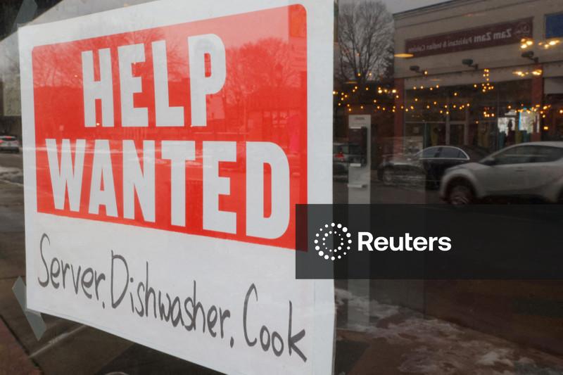 Pedidos semanais de auxílio-desemprego nos EUA caem menos do que o esperado