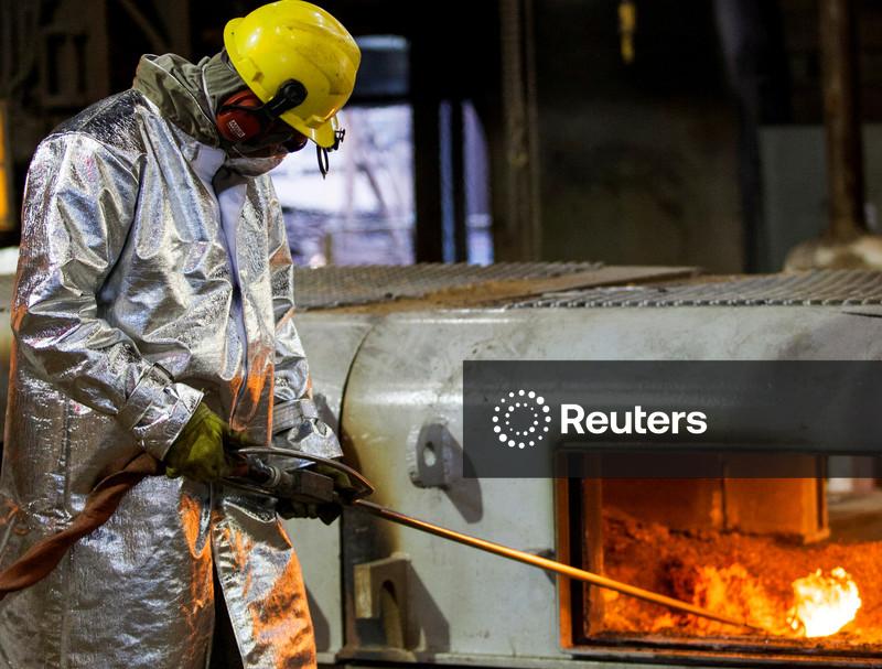 Produção de aço do Brasil tem leve queda em outubro sobre um ano antes, vendas caem 6,5%