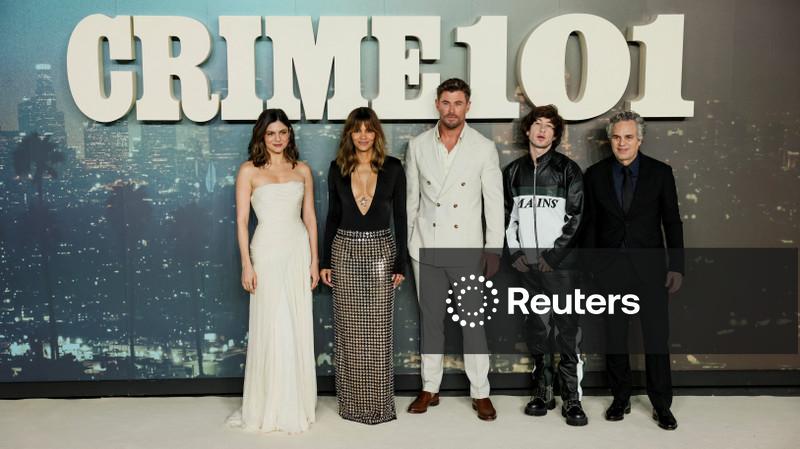 Chris Hemsworth e Mark Ruffalo se reúnem para thriller de ação “Caminhos do Crime”