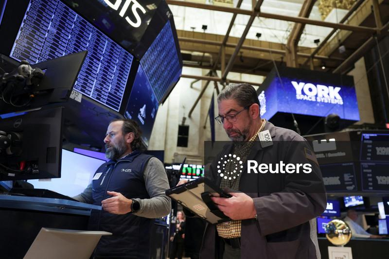 Wall Street recua conforme preocupações com IA afetam ações de tecnologia