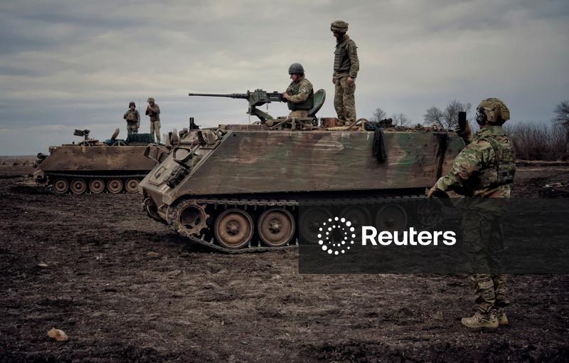 Kremlin diz que cessar-fogo só é possível após Kiev se retirar de Donbas, mas presença russa no local poderá ser limitada