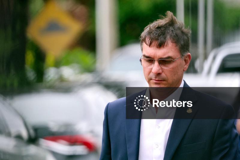 Bolsonaro sinaliza escolha de Flávio como candidato a presidente, diz CNN Brasil