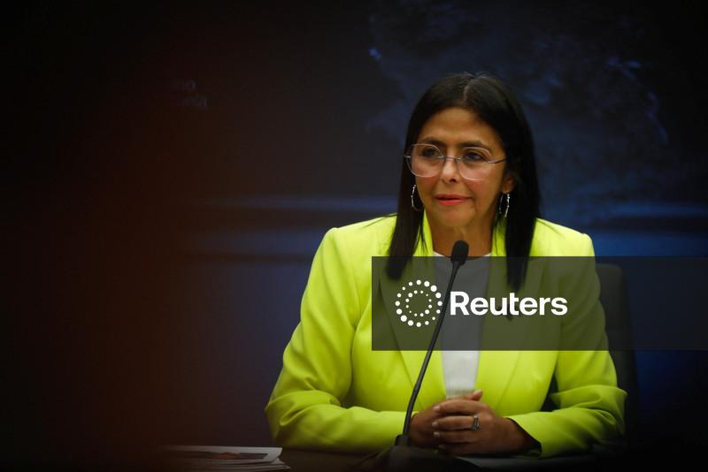 Delcy Rodriguez fala à imprensa em Caracas