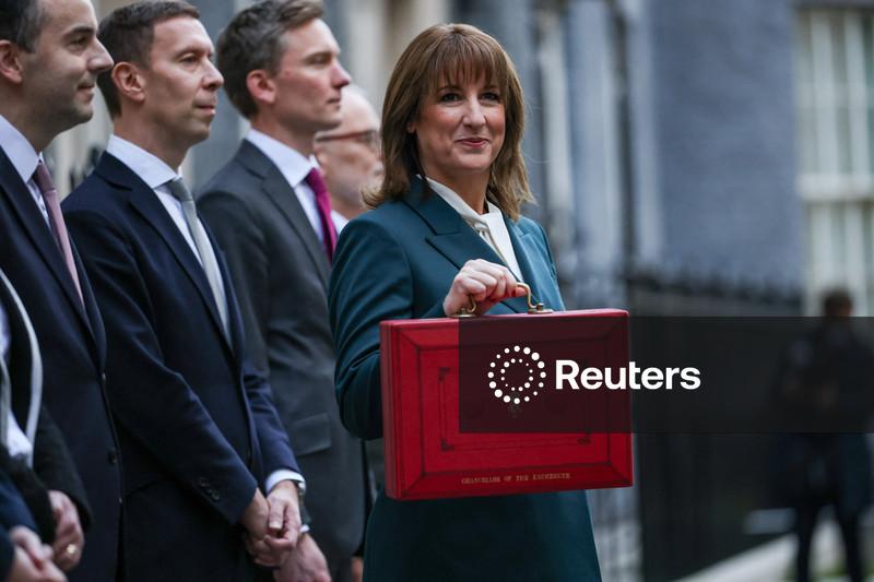 Ministra das Finanças do Reino Unido volta a defender alta de impostos para reforçar contas