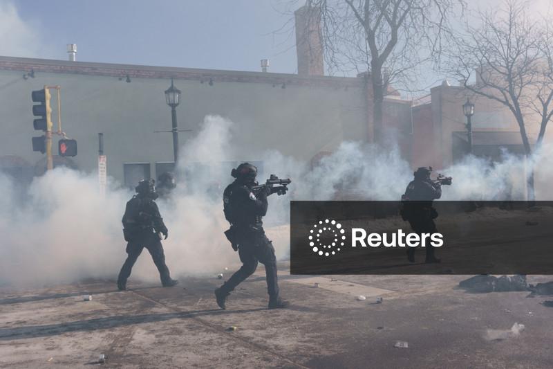 Trump reformula operação de imigração de Minneapolis conforme Casa Branca busca controle de danos