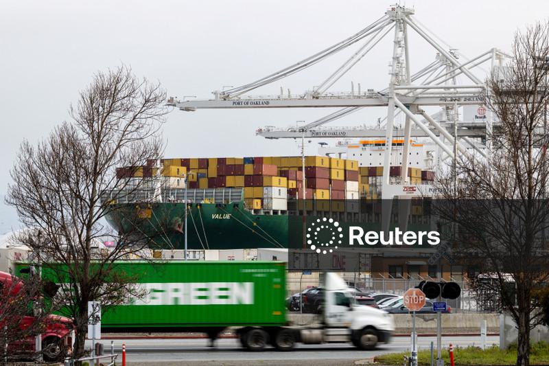 Senadores democratas apresentam projeto de lei para forçar o reembolso das tarifas de Trump consideradas ilegais