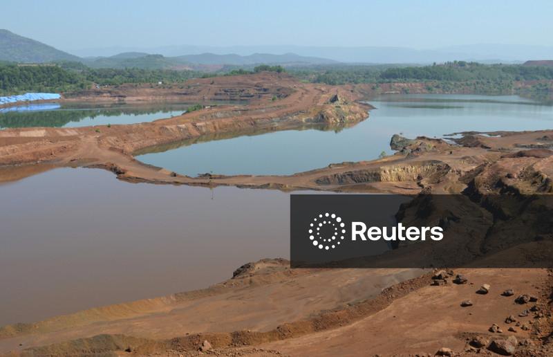 Minério de ferro cai em Dalian com diminuição da demanda e aumento dos estoques