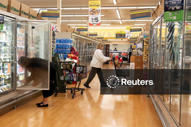 Confiança do consumidor dos EUA melhora no início de dezembro