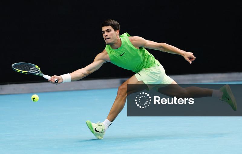 Alcaraz supera Zverev em semifinal mais longa do Aberto da Austrália