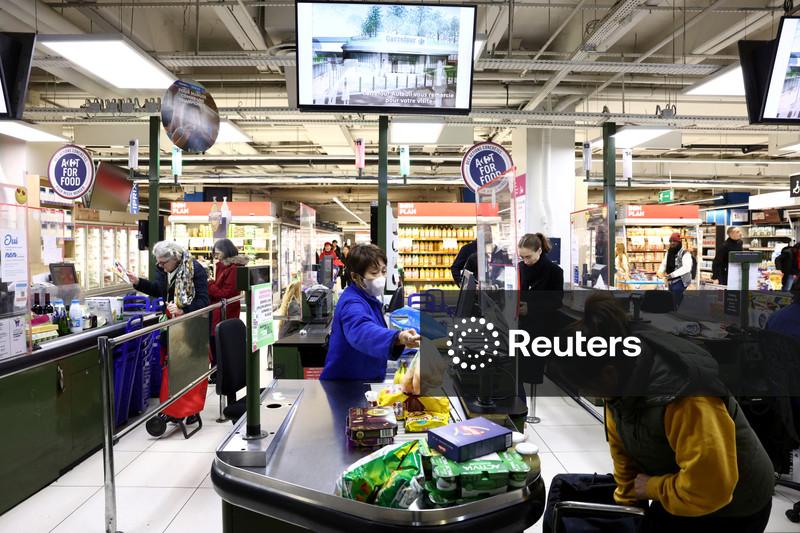 Economia da França encerra 2025 com desaceleração modesta do crescimento