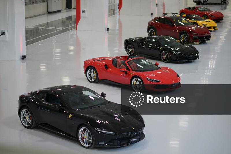 Ferrari supera estimativas do 4º tri e prevê crescimento do lucro em 2026