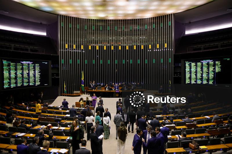 Câmara aprova texto-base com regras para IBS previsto na reforma tributária