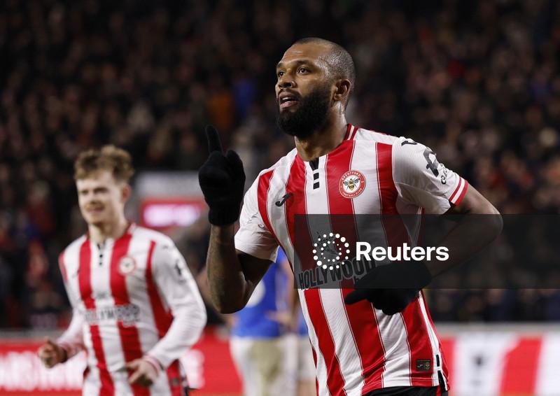 Técnico do Brentford elogia Igor Thiago, que bate recorde de gols de brasileiros na Premier League