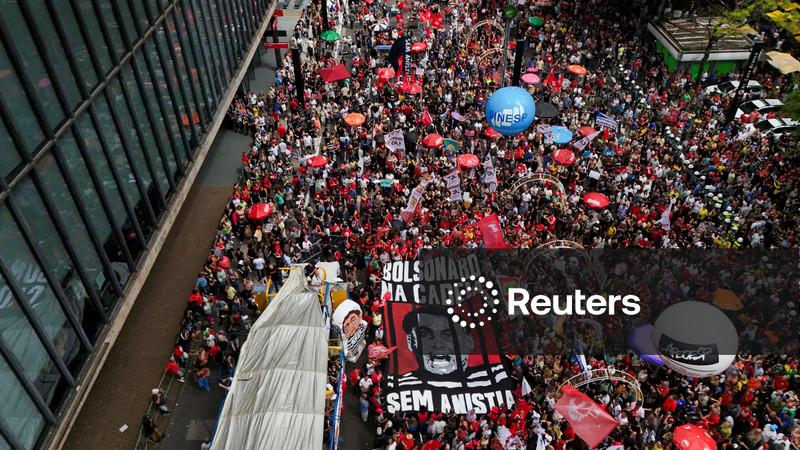 Manifestantes protestam contra projeto da dosimetria em várias capitais
