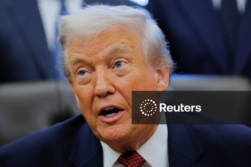 Trump anuncia pacote de US$12 bilhões para agricultores atingidos pela guerra comercial