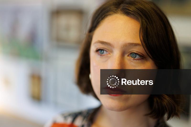 Grupos feministas e de fiscalização pedem que Apple e Google removam X e Grok de suas lojas