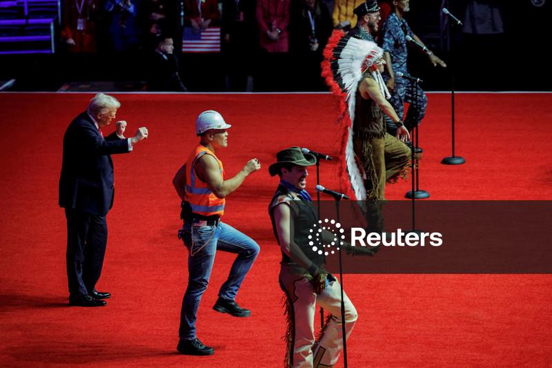 Fifa escolhe Village People para sorteio da Copa dominado por influência de Trump