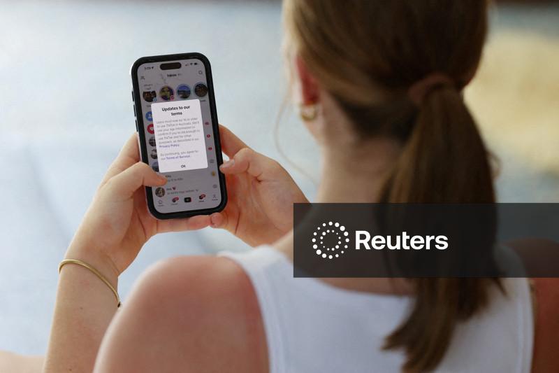 Líder australiano defende proibição de mídia social enquanto adolescentes exibem soluções alternativas