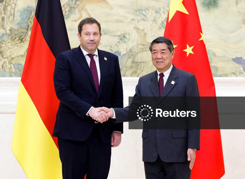 China e Alemanha concordam em trabalhar para estreitar laços comerciais
