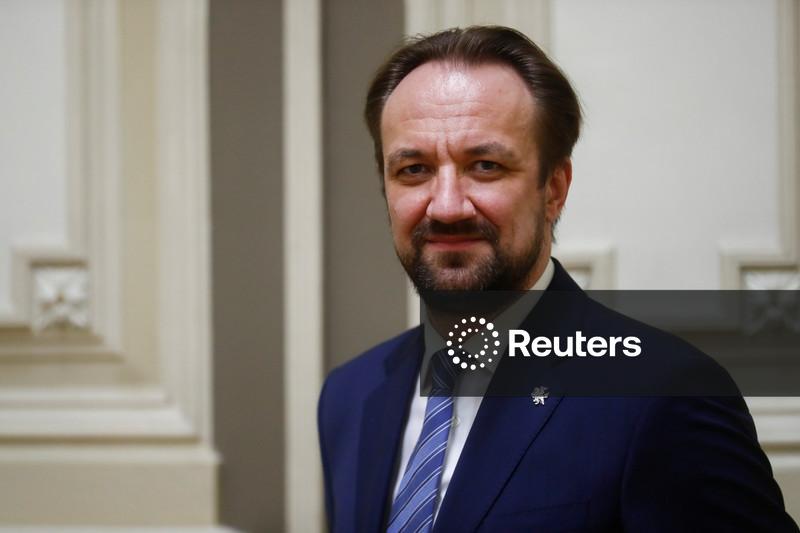 Simkus vê chances iguais de aumento ou redução de juros pelo BCE