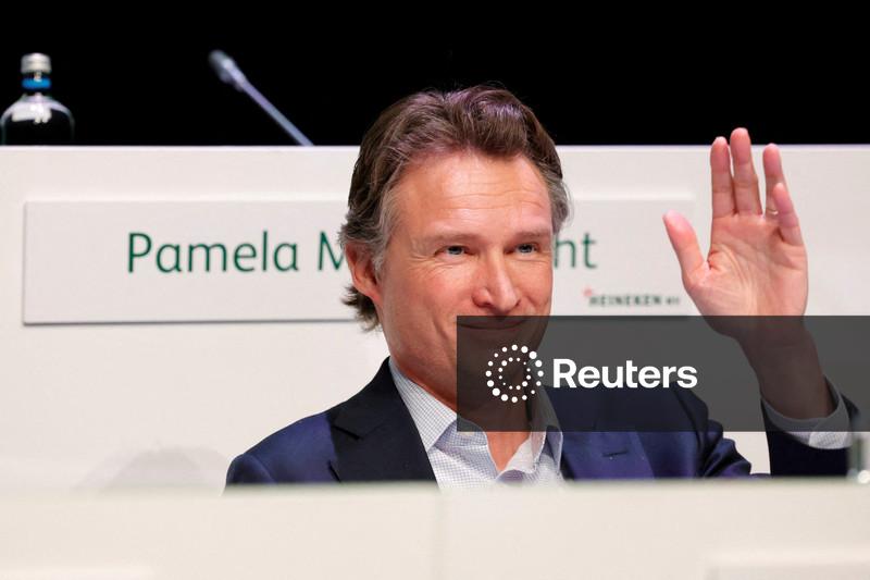 CEO da Heineken renuncia ao cargo diante de vendas fracas e investidores insatisfeitos