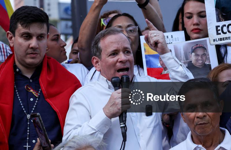 Venezuela transferirá político da oposição recém-libertado para prisão domiciliar