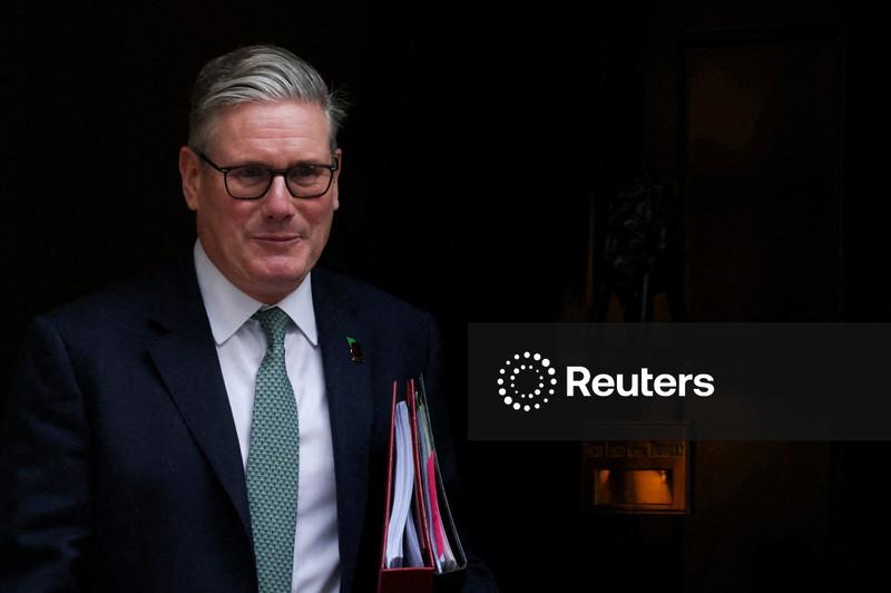 Starmer diz que Reino Unido não pode ignorar a China, enquanto Trump critica acordos com Pequim