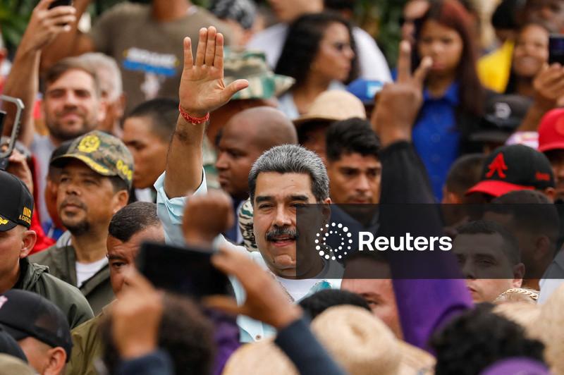 Trump diz que seria "inteligente" Maduro deixar poder na Venezuela