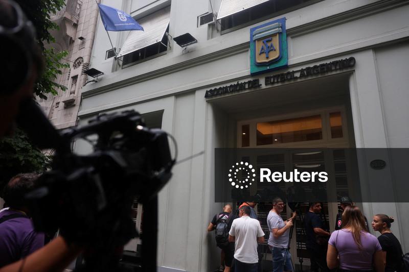 Associação do Futebol Argentino pede suspensão dos jogos em repúdio à denúncia de evasão fiscal