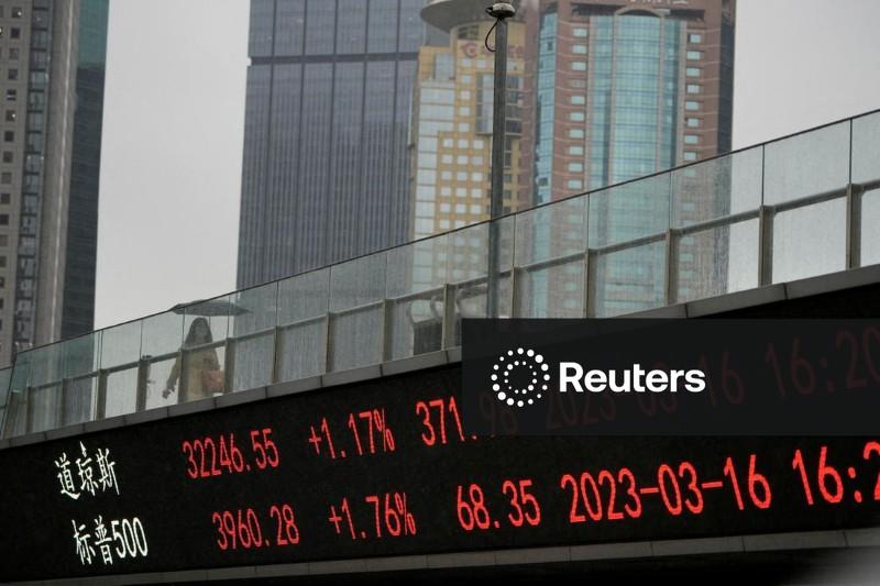 Ações de China e Hong Kong caem com desaceleração de crescimento de serviços