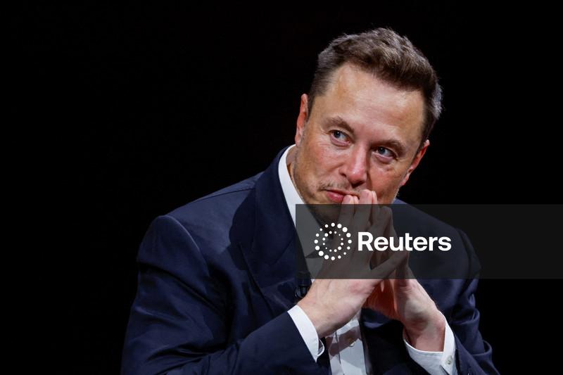 Unidade de crimes cibernéticos de Paris faz busca em escritório do X, Musk é intimado
