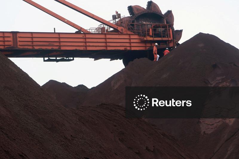Futuros do minério de ferro ampliam perdas após dados de aumento de embarques da Rio Tinto
