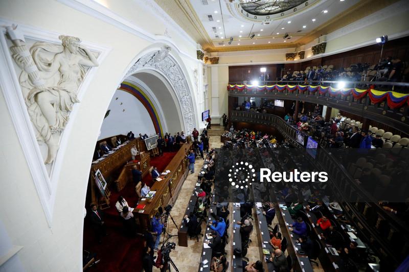 Venezuela aprova lei contra pirataria e bloqueios em meio a apreensões de navios petroleiros pelos EUA