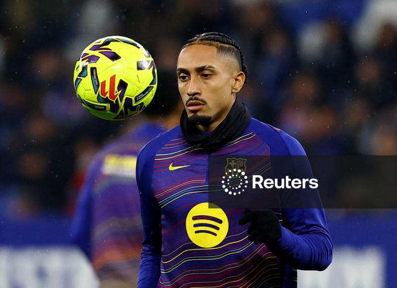 Raphinha desfalca Barcelona por uma semana devido a lesão na perna