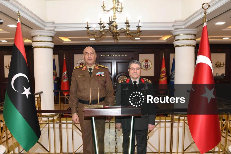 Líbia diz que chefe do Exército morre em acidente de avião na Turquia