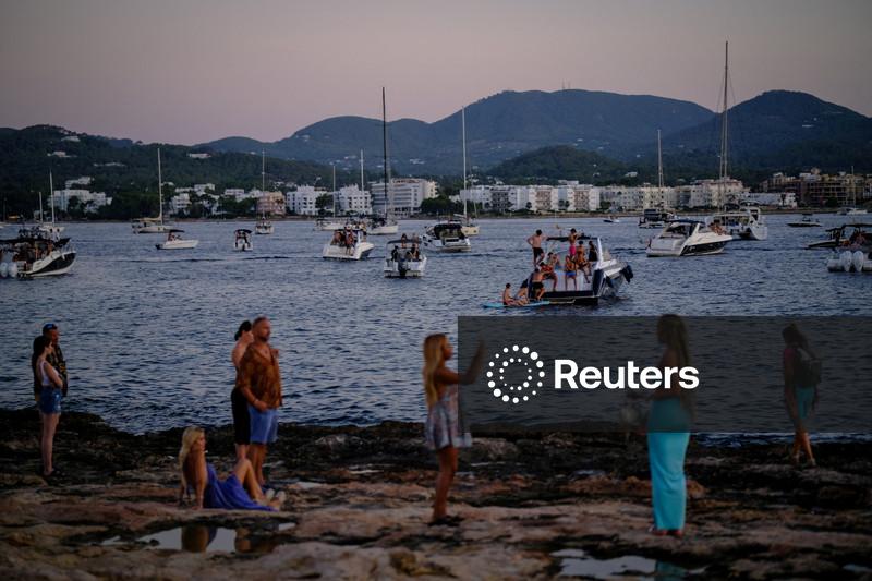 Aluguéis de temporada em Ibiza despencam enquanto Espanha reprime turismo excessivo