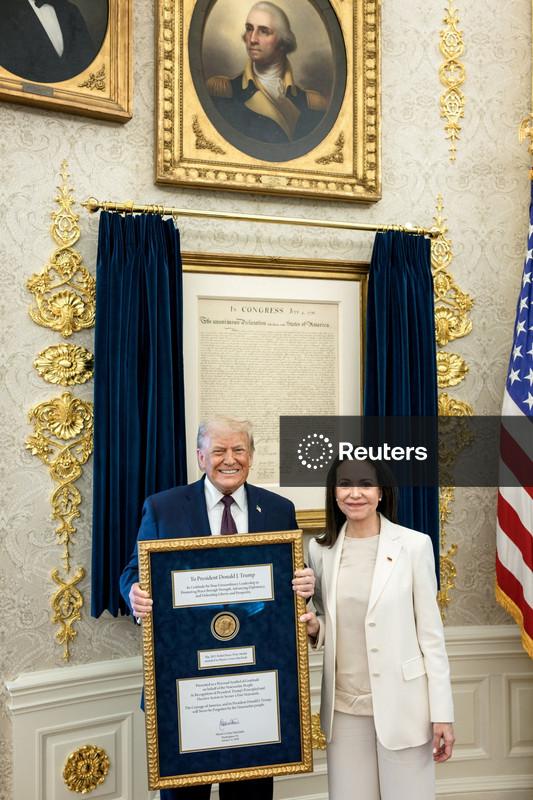 Trump recebe medalha do Nobel de María Corina Machado, líder da oposição venezuelana