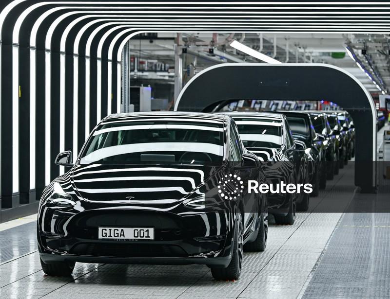 Novos registros de veículos da Tesla despencam nos principais mercados europeus em novembro