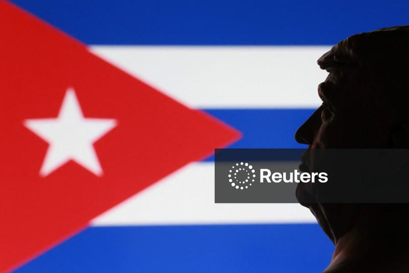 Ajuda tardia dos EUA vai a Cuba com um aviso