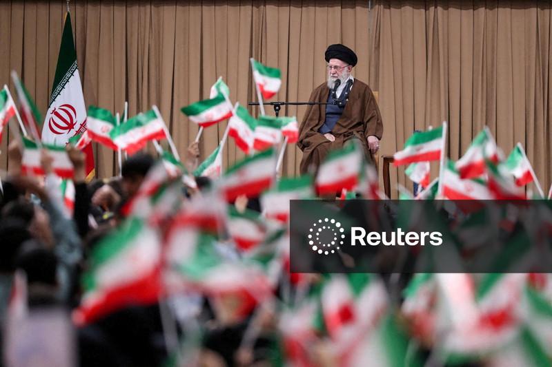 Oriente Médio precisa de solução de longo prazo, dizem Emirados Árabes Unidos antes de conversas sobre crise entre EUA e Irã