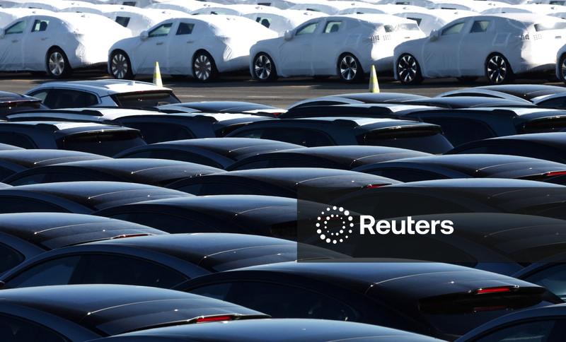 Indústria automobilística aposta que UE adiará anúncio sobre fim dos motores a combustão